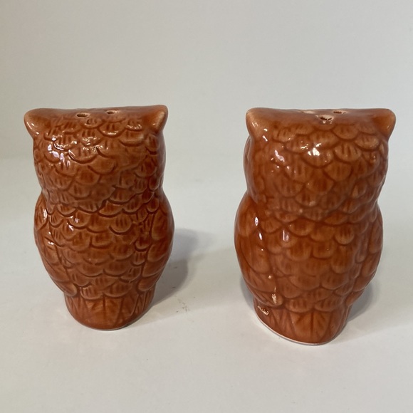 OWL Salt and Pepper Shakers Burnt Orange Vintage 3" Tall x 2" Wide - Picture 4 of 11